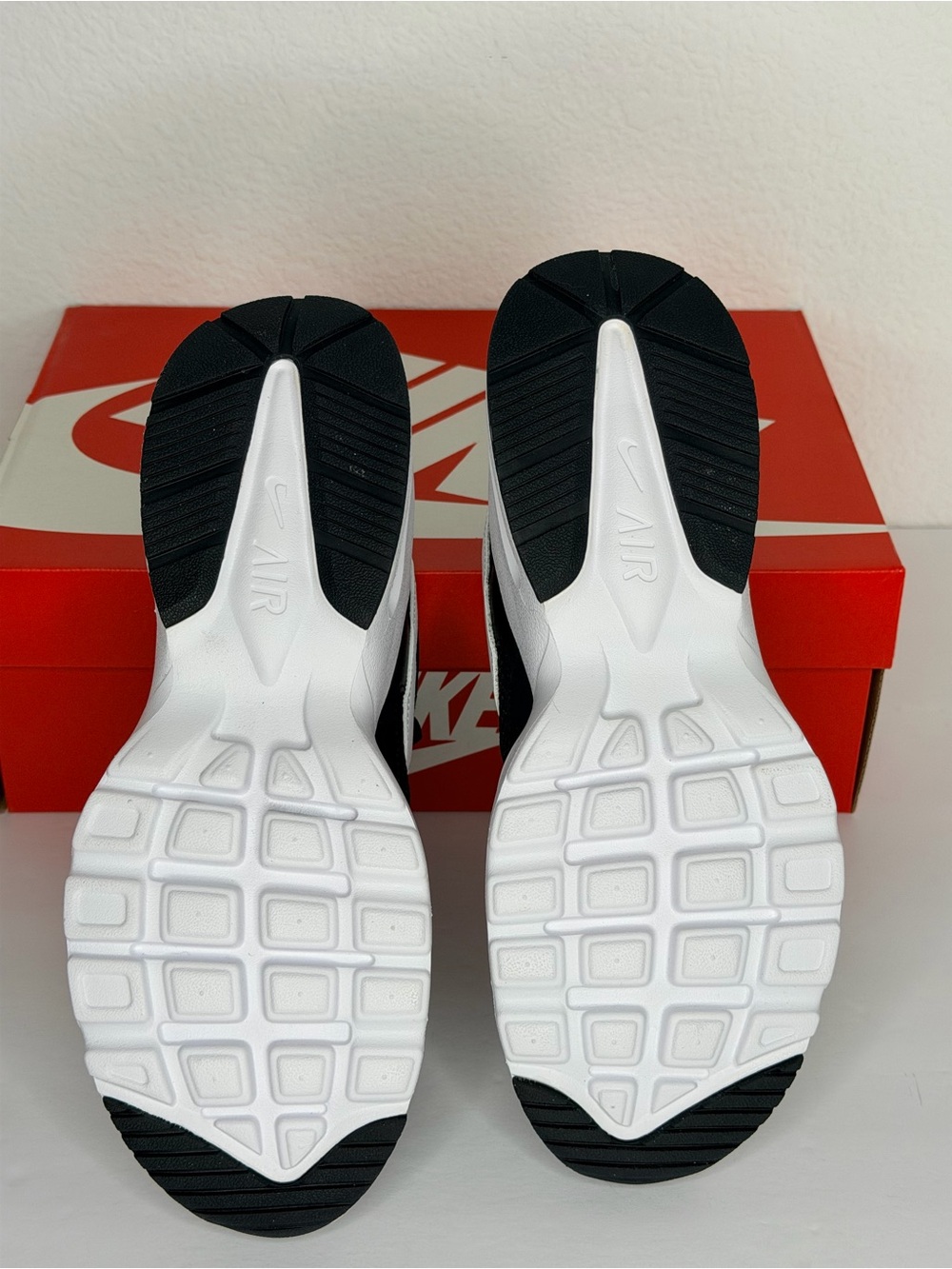 Nike Women’s Air Max Fusion Black/White NWB Sz 9 - Picture 5 of 6